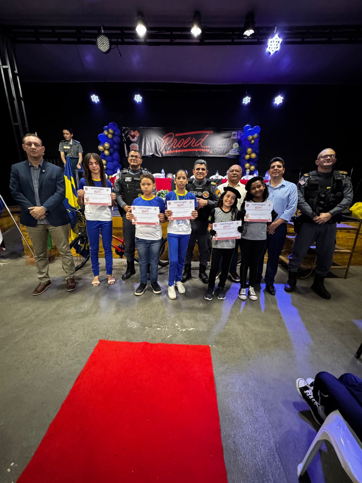 ALUNOS DO PROERD SÃO GRADUADOS EM GOVERNADOR EDISON LOBÃO