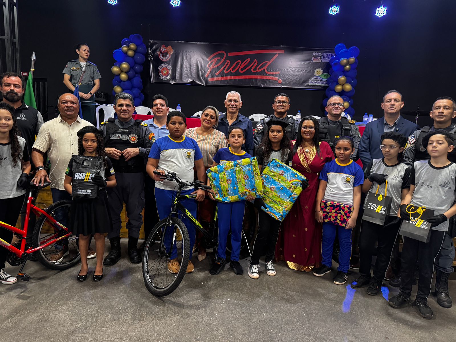 ALUNOS DO PROERD SÃO GRADUADOS EM GOVERNADOR EDISON LOBÃO