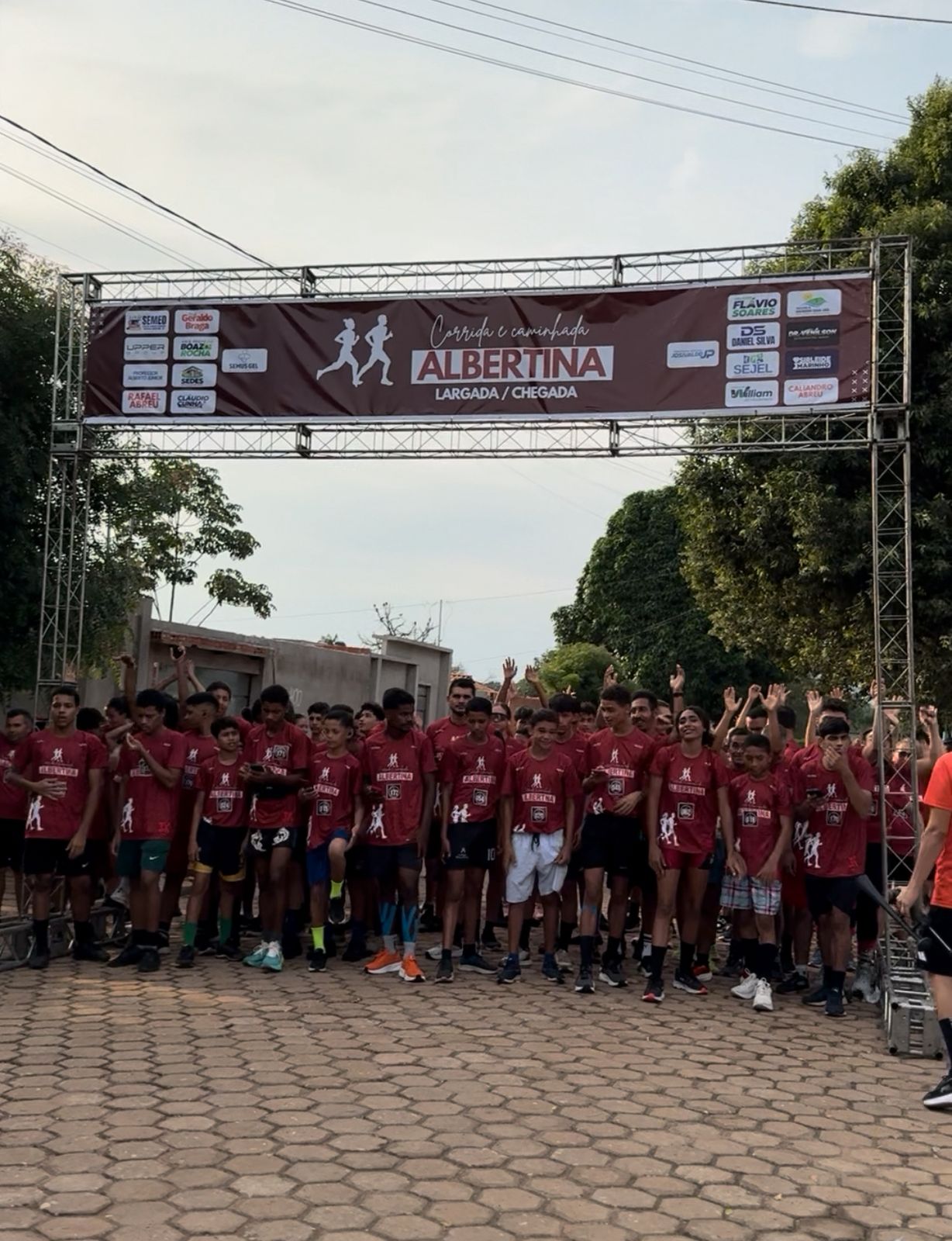 Corrida e caminhada promovido pela Escola Albertina