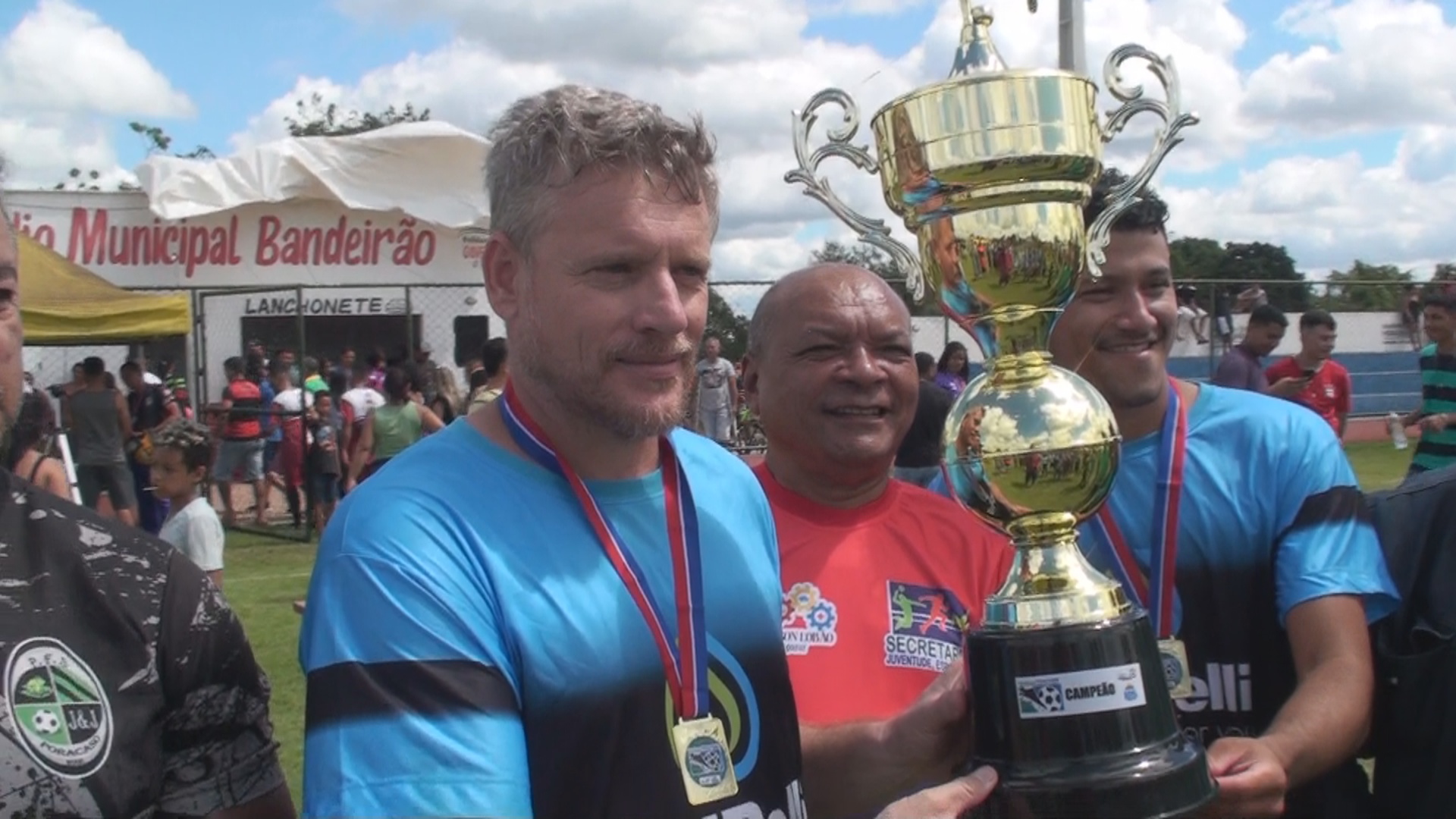 Prefeitura premia finalistas do Campeonato do Trabalhador de Futebol Society