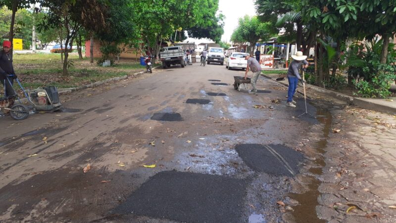 Seis toneladas de asfalto são usadas em mais uma etapa da operação tapa buraco