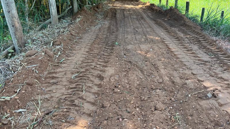 Prefeitura faz melhorias na estrada de acesso à Cachoeirinha