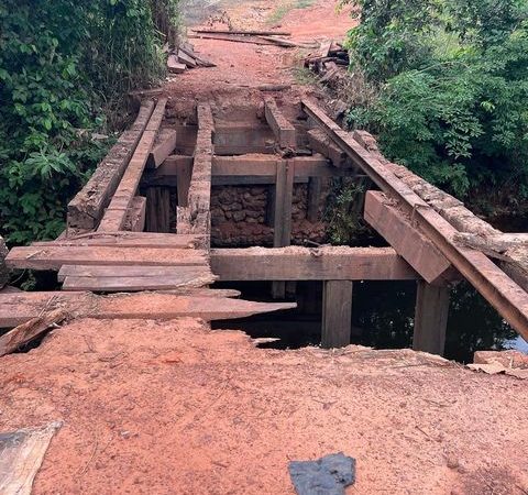 Prefeitura autoriza início dos trabalhos de reconstrução da ponte de acesso à comunidade Chapada