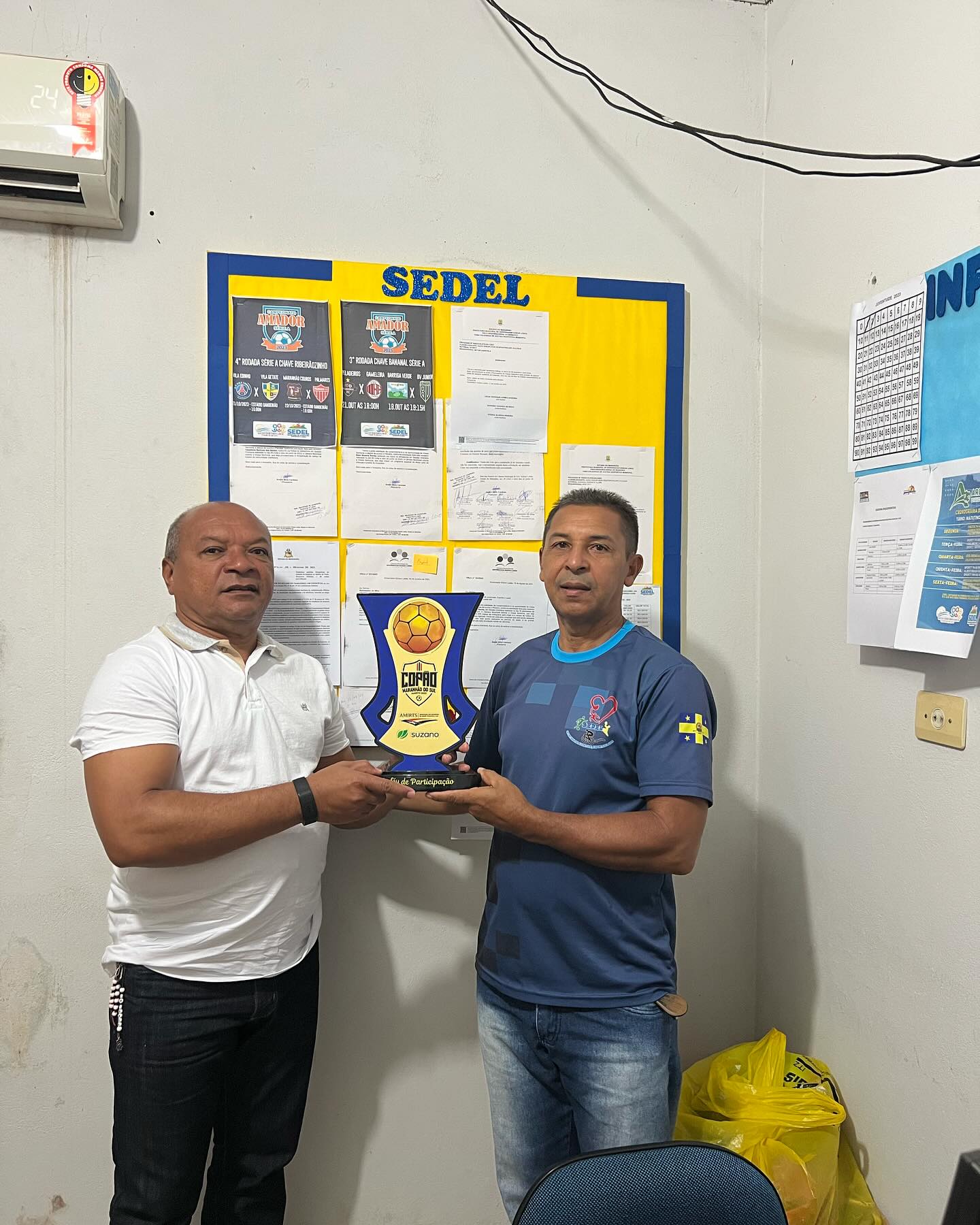 Seleção de futubol de Governador Edison Lobão recebe premiação por participação no Copão Maranhão do Sul 2023