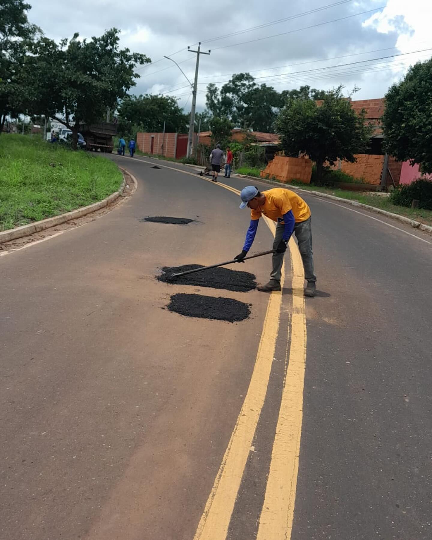 Operação tapa-buraco contempla ruas e avenidas  da sede do município e do Bananal