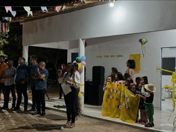 Inaugurado prédio próprio da Escola Raimundo Chaves no povoado Casas Novas zona rural